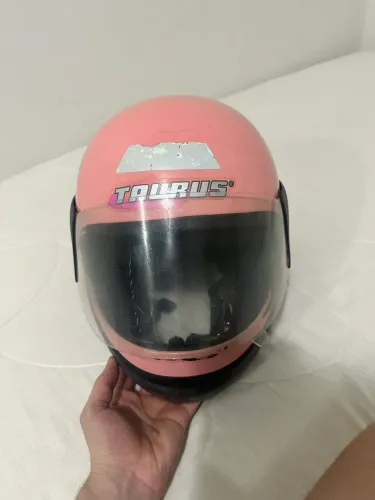 Capacete taurus rosa