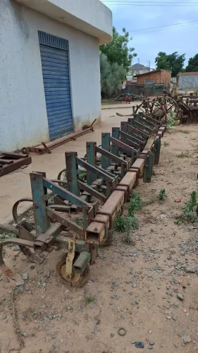 Cultivador articulado 9 linhas