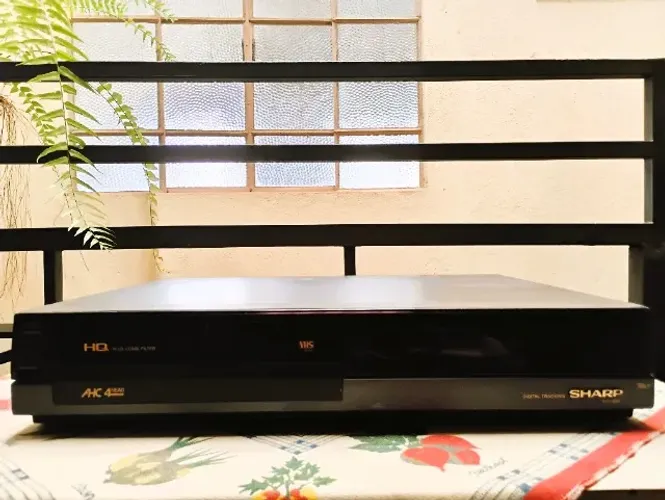 Video Cassete Sharp Com Defeito Modelo VC-1094B