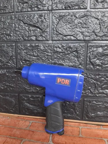 Golpe Certeiro: Impacto Pneumático com 7000RPM e Kit Completo na Maleta