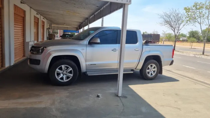 Vende Amarok ano 2015, cor prata, carro muito conservada.