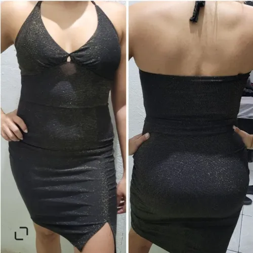 vestido frente única preto furta cor com brilho dourado e fenda
