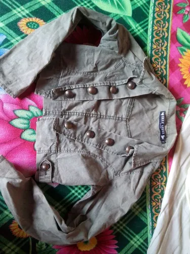 Jaqueta Verde Militar - Estilo e Conforto!