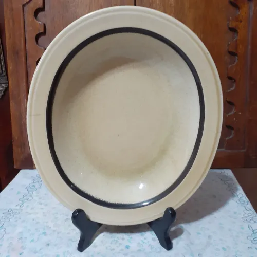 Travessa oval porcelana Porto Ferreira, bege com marronDetalhes