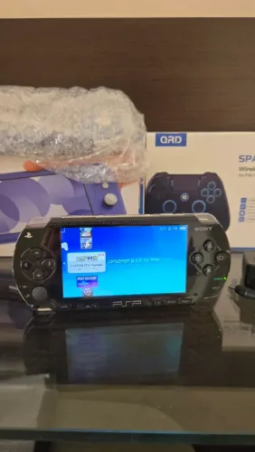 PSP 1000 Desbloqueado "excelente estado" +cartão sd com jogos +bateria tectra excelente!!
