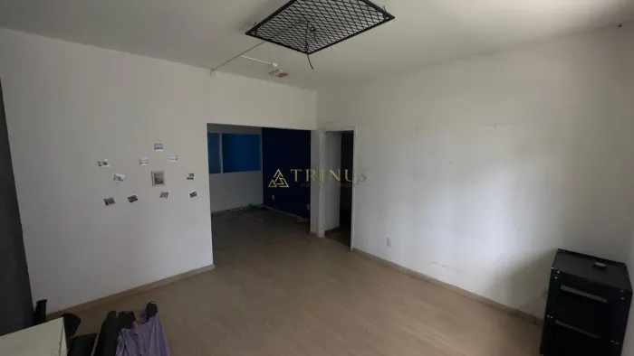Sala Comercial com Copa e 160 m² no Kobrasol