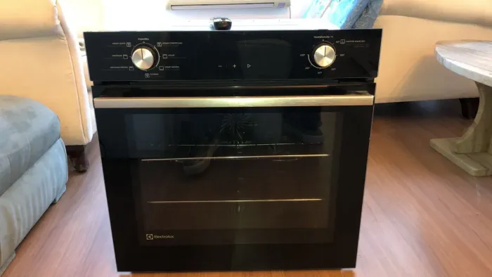 Forno Elétrico de Embutir Electrolux 80L com Convecção - Excelente Estado