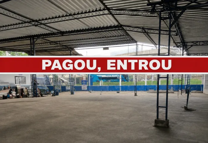 Galpão / Loja de Frente Rod Presidente Dutra - 1200 m²