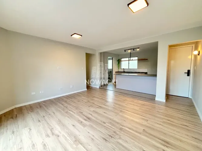 APARTAMENTO REFORMADO COM 3 QUARTOS E 2 VAGAS NO BAIRRO AHÚ