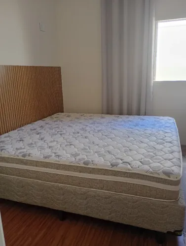 Vende-se Cama box e colchão king