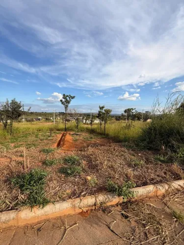 Lote de 180m² no Bairro Santa Felicidade - Aceito troca