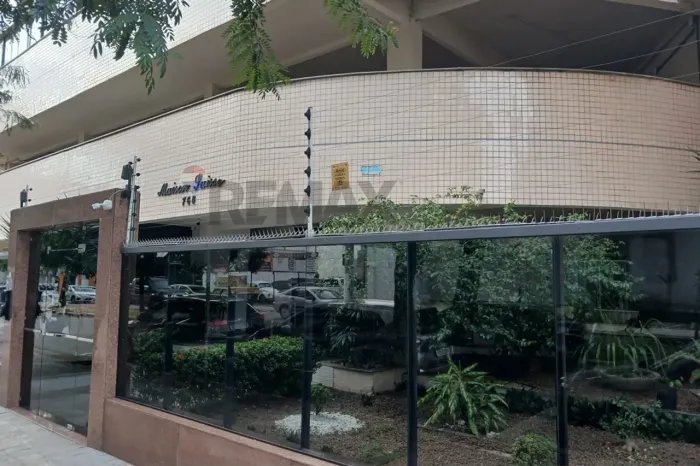 Apartamento de 3 quartos com suíte , sol da manhã para alugar em Santa Lúcia , Vitória.