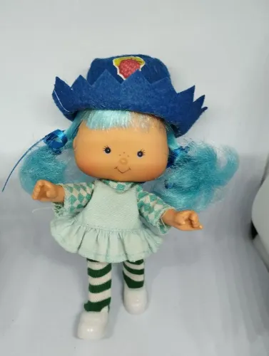 Boneca Moranguinho Uvinha anos 80 da Estrela 