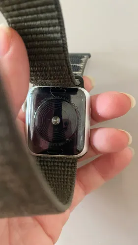 Apple Watch SE 40mm GPS - Ótimo para peças/conserto