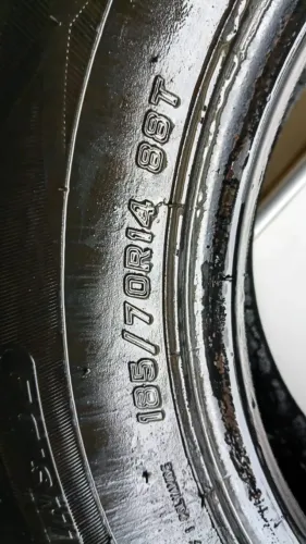 Pneus Dunlop 185/70 R14 pneus meia vida 4 unidades
