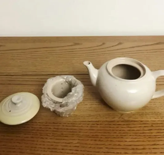 Bule Com Infusor Amêndoa Le Creuset