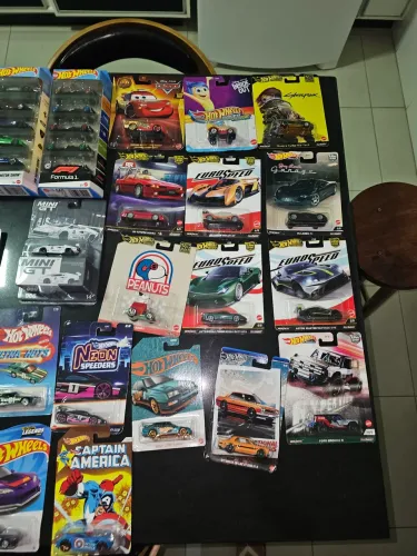 Coleção de hot wheels premiuns