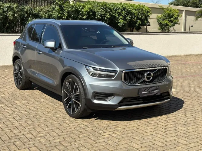 Volvo XC40 T-5 Moment First Edit 2.0 252cv AWD 2019