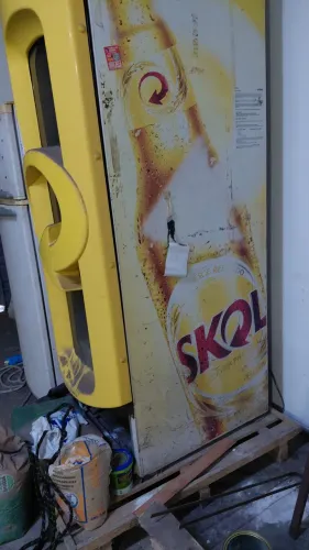 Expositor / Geladeira Vertical Skol Comercial - Funcionando