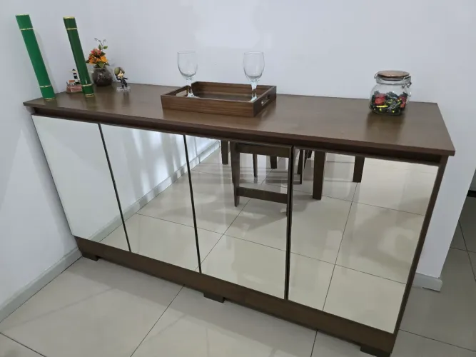 Aparador Buffet Madeira espelhado 4 portas 2 gavetas