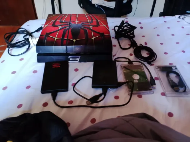 PS4 destravado + suporte carregador 