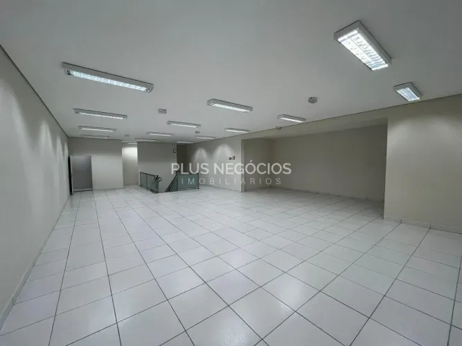 Venda ou Locação  Imóvel Comercial Amplo na Melhor Localização do Wanel Ville