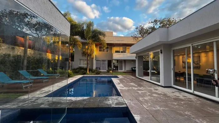 Casa em condomínio à venda, 6 quartos, 2 suítes, 4 vagas, Condomínio Pontal da Liberdade -