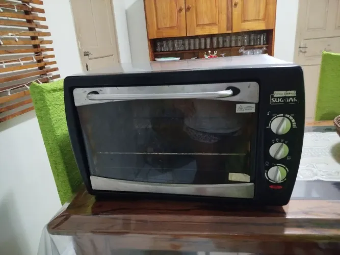 Vende _ se um forno de 50 litros excelente estado de conservação ,não estou usando