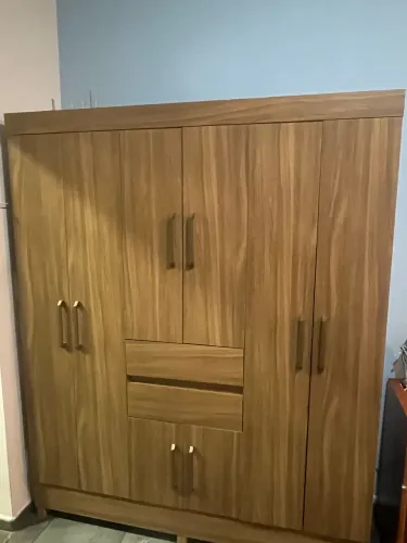 Guarda-roupa 8 portas 2 gavetas