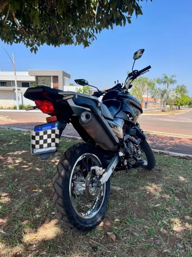 Vendo YAMAHA XTZ 150 CROSSER S (2020/2021) - PRETA