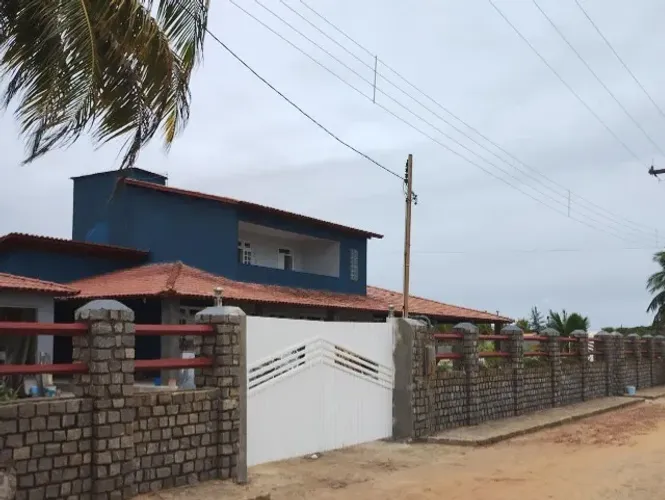 CASA DE ALTO PADRÃO À VENDA NA PRAIA DO SACO