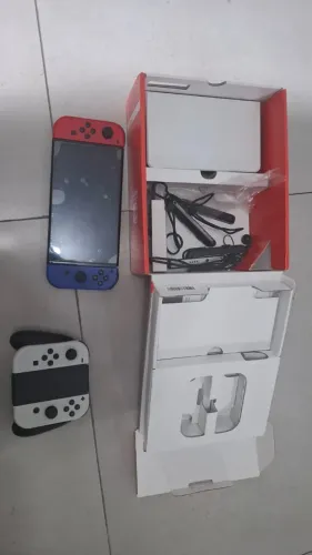 Nintendo Switch Oled + Par de Joycon