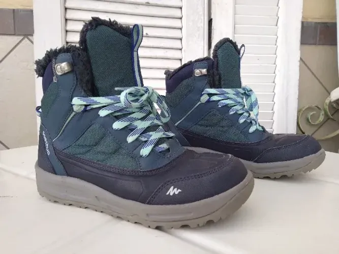 Bota De Trilha Na Neve Quechua Tamanho 35 - 23,5cm Palmilha