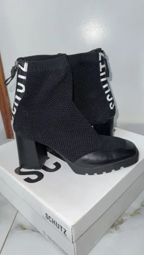 Bota Shutz novíssima confortável