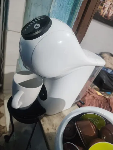 CAFETEIRA DOLCE GUSTO BASIC GENIO S, NOVINHA COM CAIXA