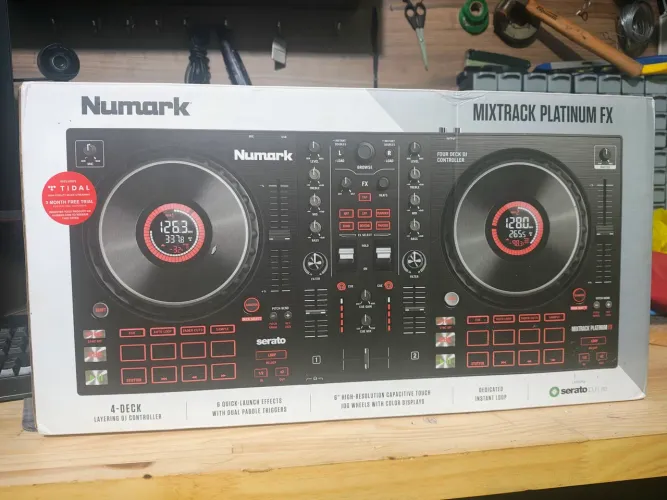 Numark Mixtrack Platinum FX - Controlador DJ para Serato