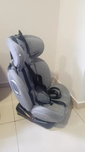 Cadeirinha Fisher-Price SnugFix 360° - ISOFIX