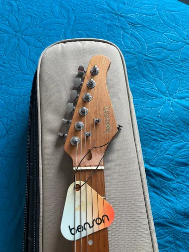 Guitarra benson hard 901