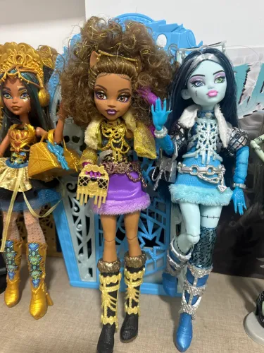 Monster high clawdeen