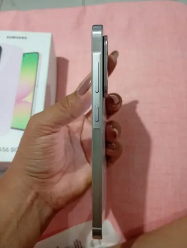Vende-se celular A56 Samsung, 128 GB, resistente a água, sem marcas, funcionando tudo.