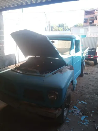Ford F-75 4X4 2.3 1976