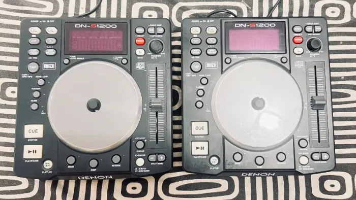 CDJ DENON DN-S 1200 pouco tempo de uso