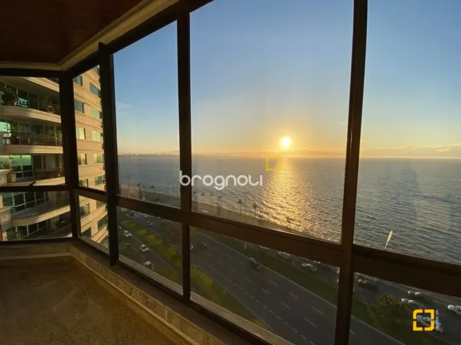 Apto com 283,17m2 privativos, 3 quartos(2 suites), vista p/mar, 2 vagas - Beira Mar/Fpolis