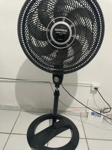 Vendo ventilador bem com pico tempo de uso
