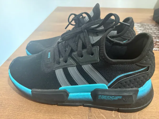 Tênis adidas NMD, masculino, semi novo, tamanho 40, R$ 400,00