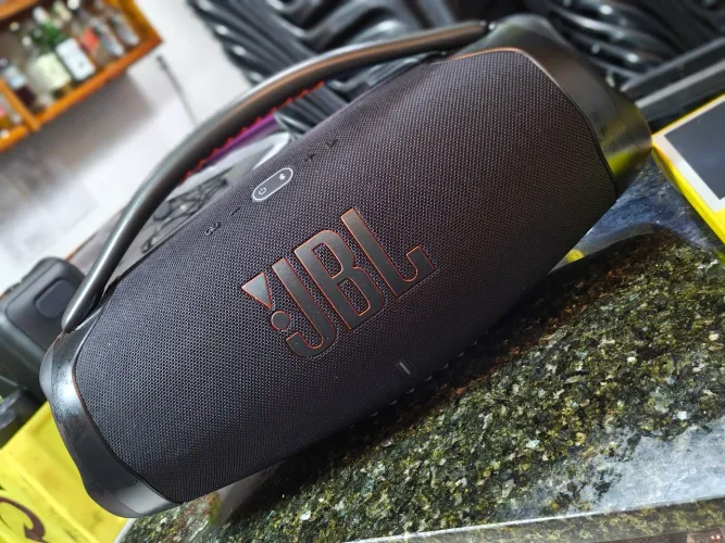 BOOMBOX3