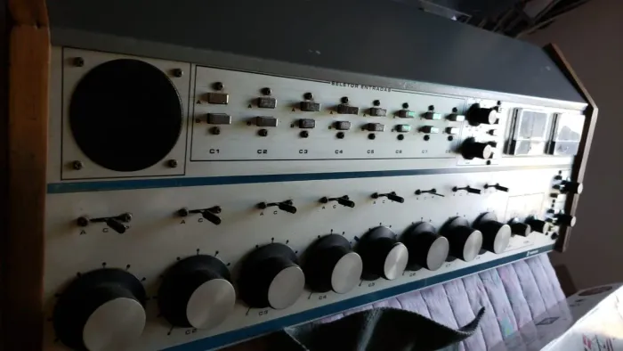 MESAS DE SOM PARA RÁDIO