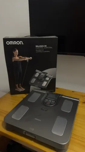 Balança Digital Omron HBF514C - Completa, 7 Indicadores