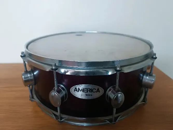 Caixa Prime América 14x5,5' com 10 Afinadores Bordô