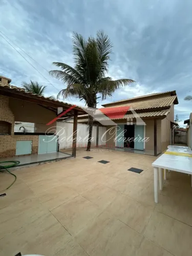 Casa à venda em Unamar a poucos metros da Praia